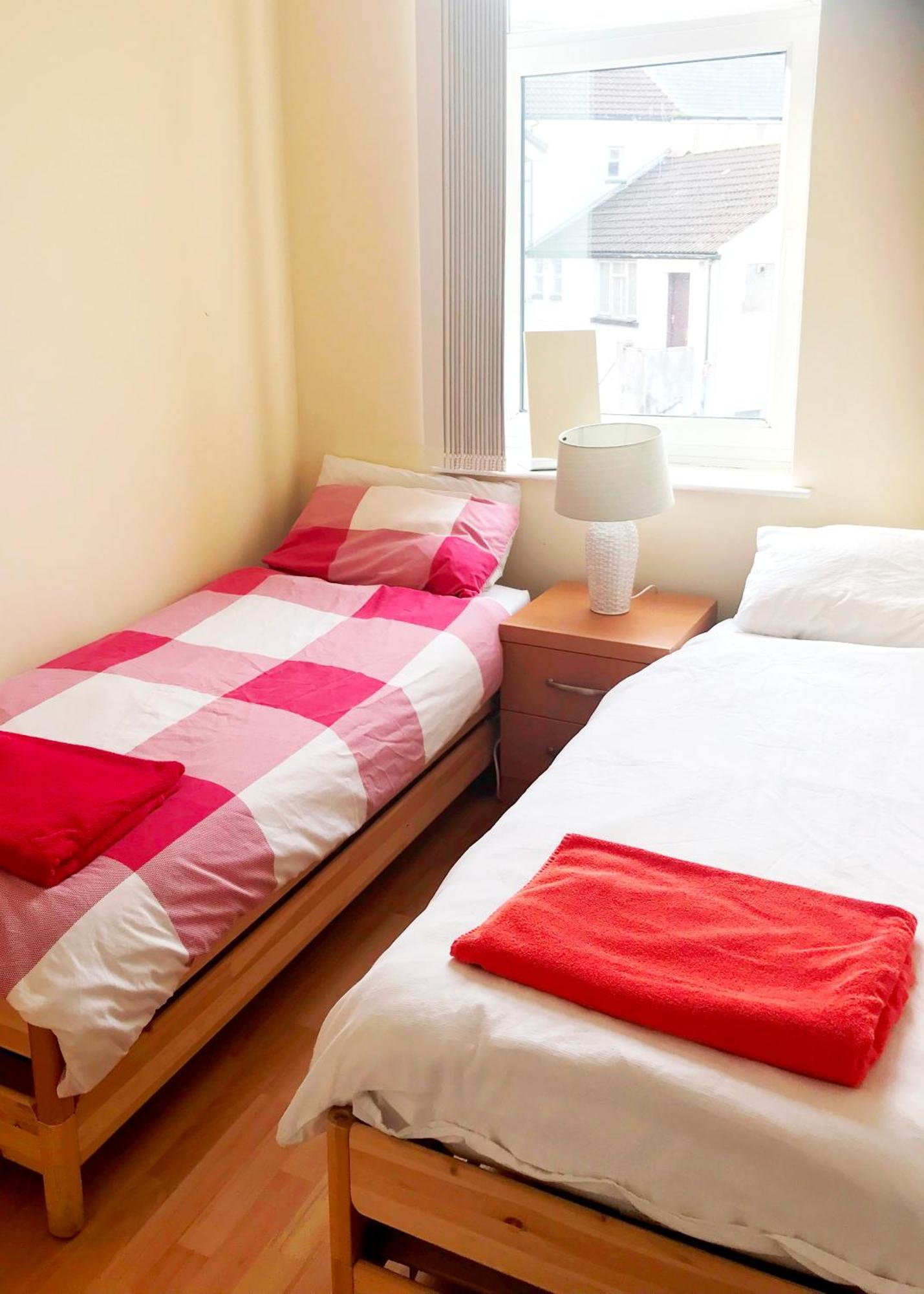 1 Fitzhamon Embankment Apartments Opposite Principality Stadium - Long Stay Offer Cardiff Exterior photo